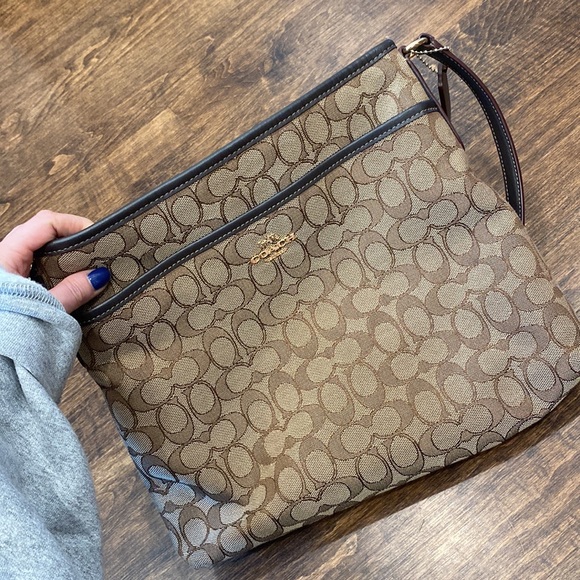 Coach Bag - Picture 5 of 12